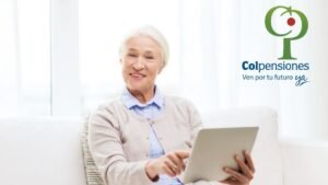 Persona mayor aliviada por la Renta Vitalicia de Colpensiones sin semanas mínimas